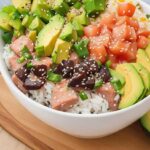 poke de aguacate poke bowl salmon y aguacate poke bowl salmon aguacate salmón aguacate poke aguacatearroz con salmón ahumado y aguacate hits noodles